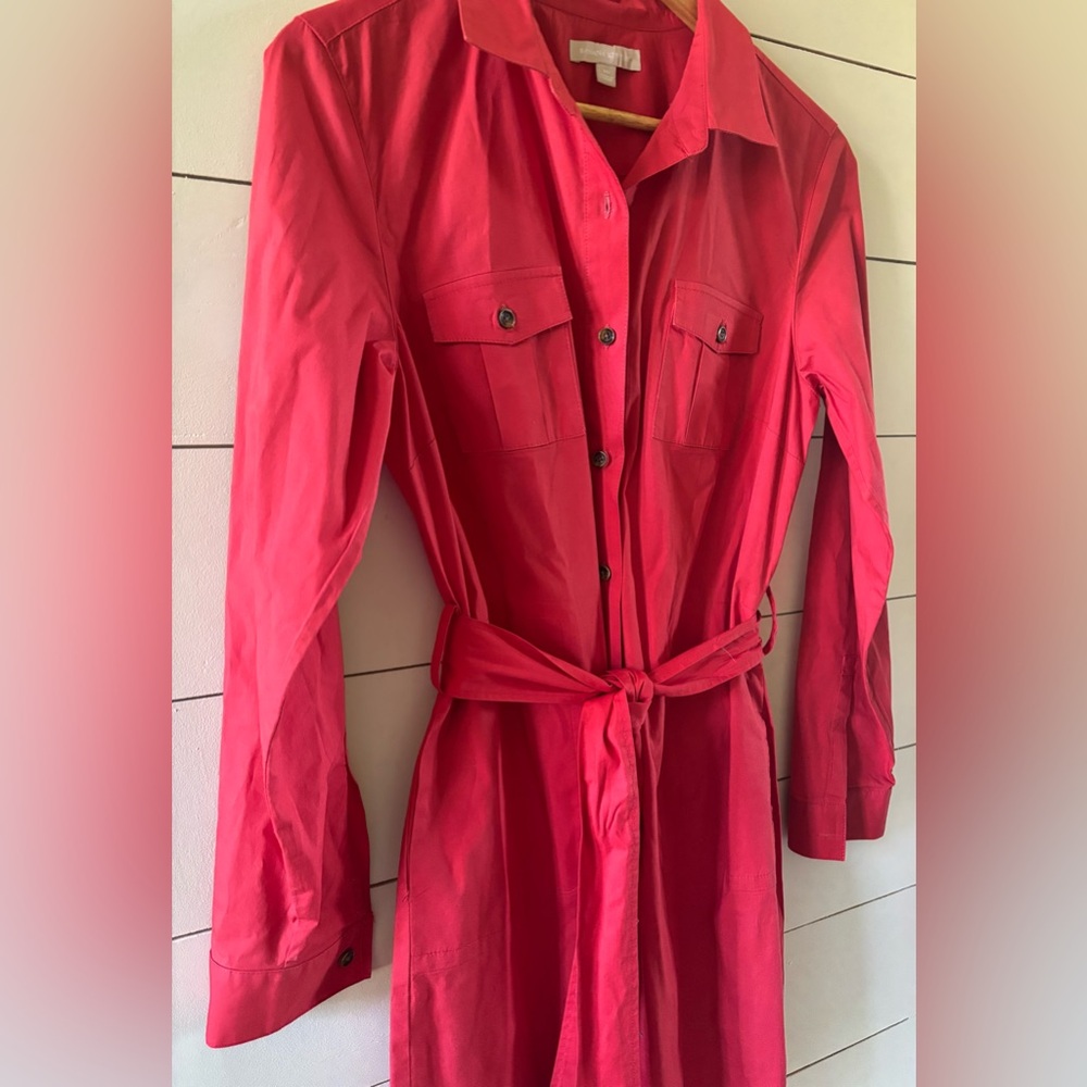 Banana Republic straight shirt dress with pockets. Cotton spandex blend. Size 10
